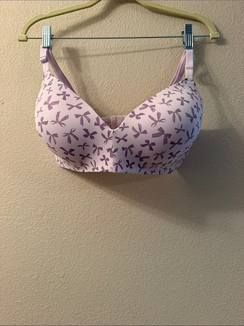 PINK Victoria's Secret Light Pink Bra with Mauve Bow Print never worn